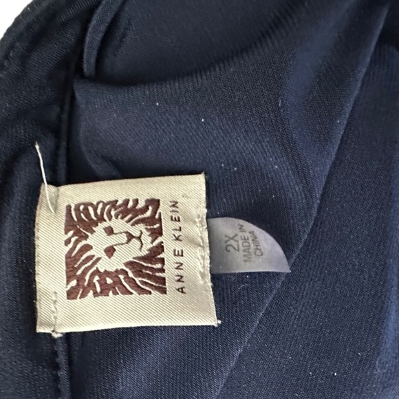 Anne‎ Klein Navy Top - Picture 5 of 6